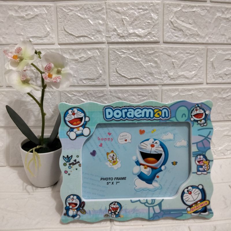 FRAME FOTO/BINGKAI FOTO/FIGURA KARAKTER 3R Doraemon