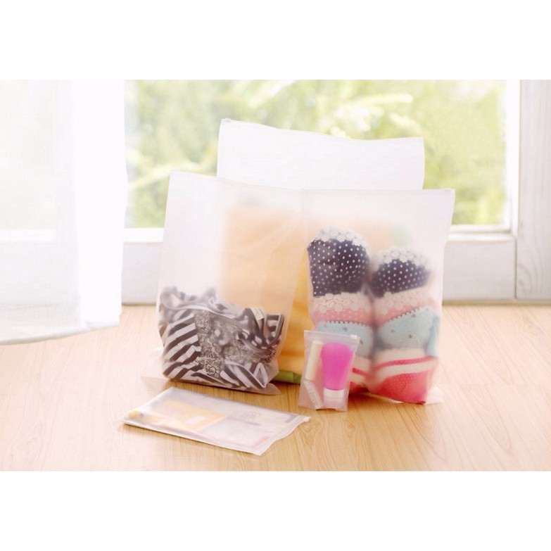 #travelingstuff doff frosty plastik zip travel organizer pouch 20x28 B_1KM