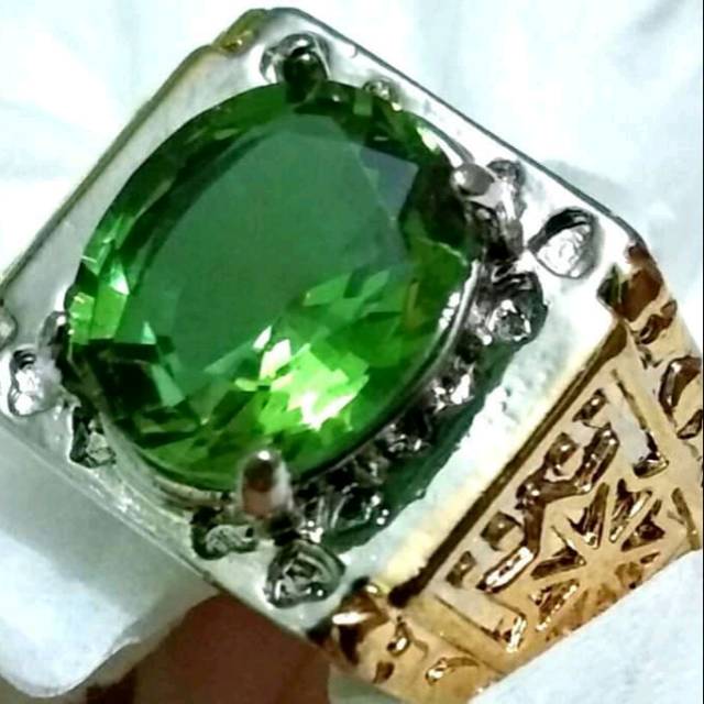 Batu Cincin Zultanite ( batu berubah 4 warna)