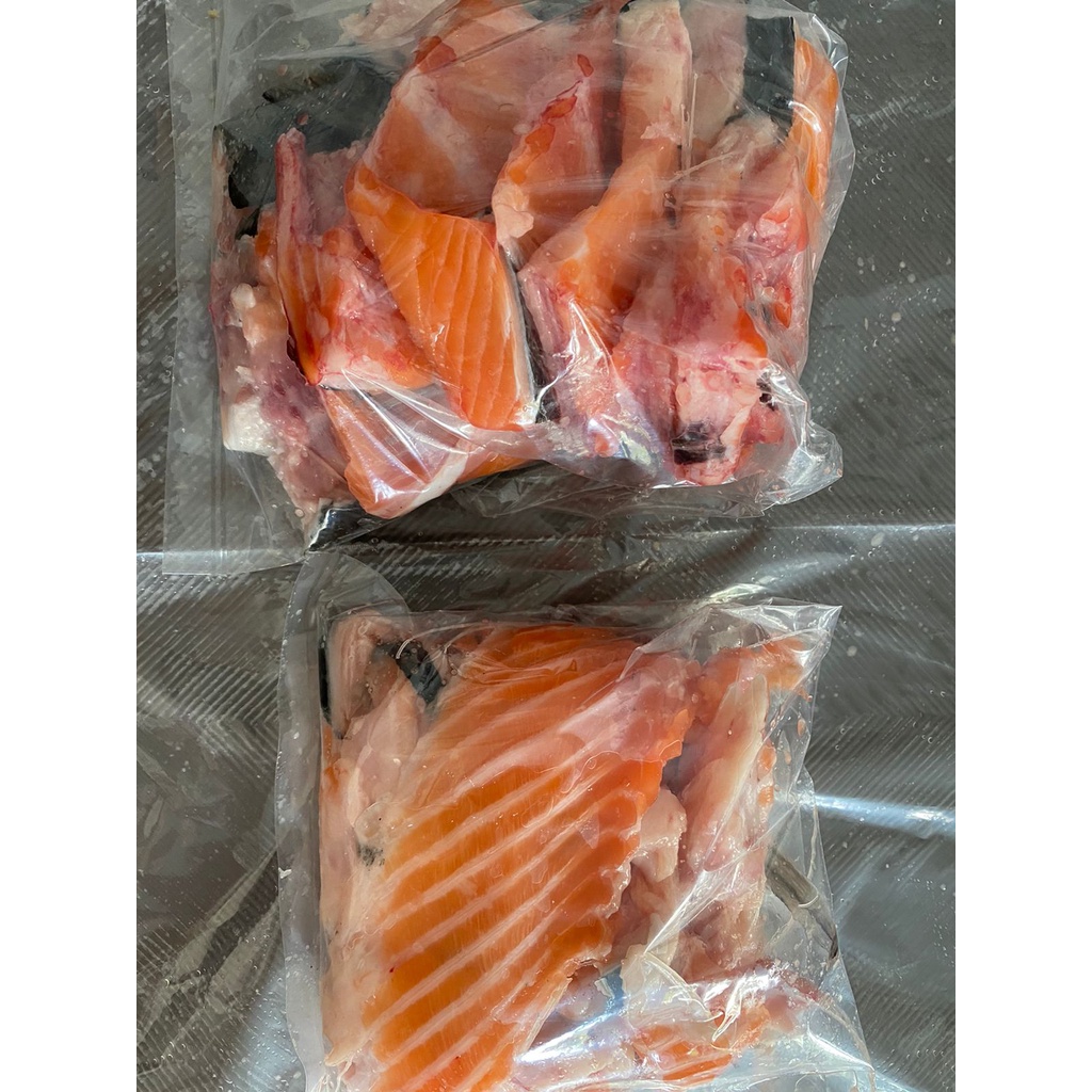 

Tulang & tetelan salmon untuk kaldu dan mpasi