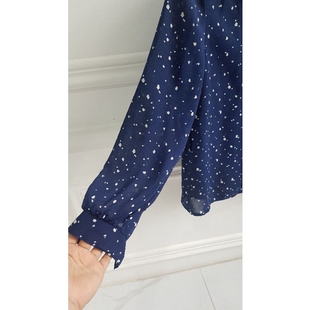 BLOUSE WARNA NAVY MOTIF