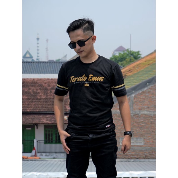 T-Shirt Terate Emas Satu Abad - Black