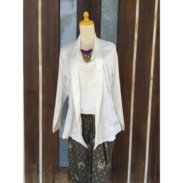 BIGSIZE JUMBO Kebaya Kutubaru Modern Broken White Velvet