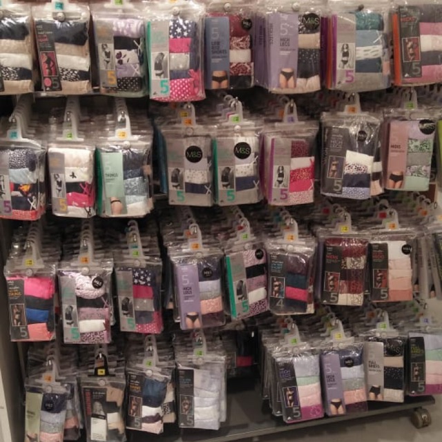 Pakaian dalam marks & spencer