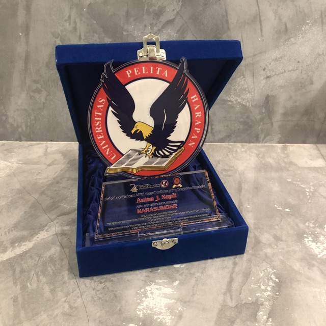 PLAKAT AKRILIK + BOX BLUDRU UK 20x10CM TROPHY TROPI MEDALI PIAGAM PENGHARGAAN FREE STIKER