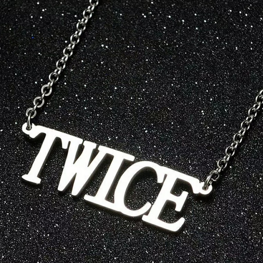 Kalung KPOP TWICE GOT7 Bangtan Boys Metal Letter Steel Necklace Untuk Pria dan Wanita