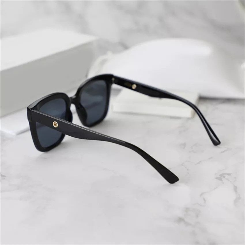 (GS) Kacamata Anti Sinar UV Sunglasses Hitam Gaya Korea