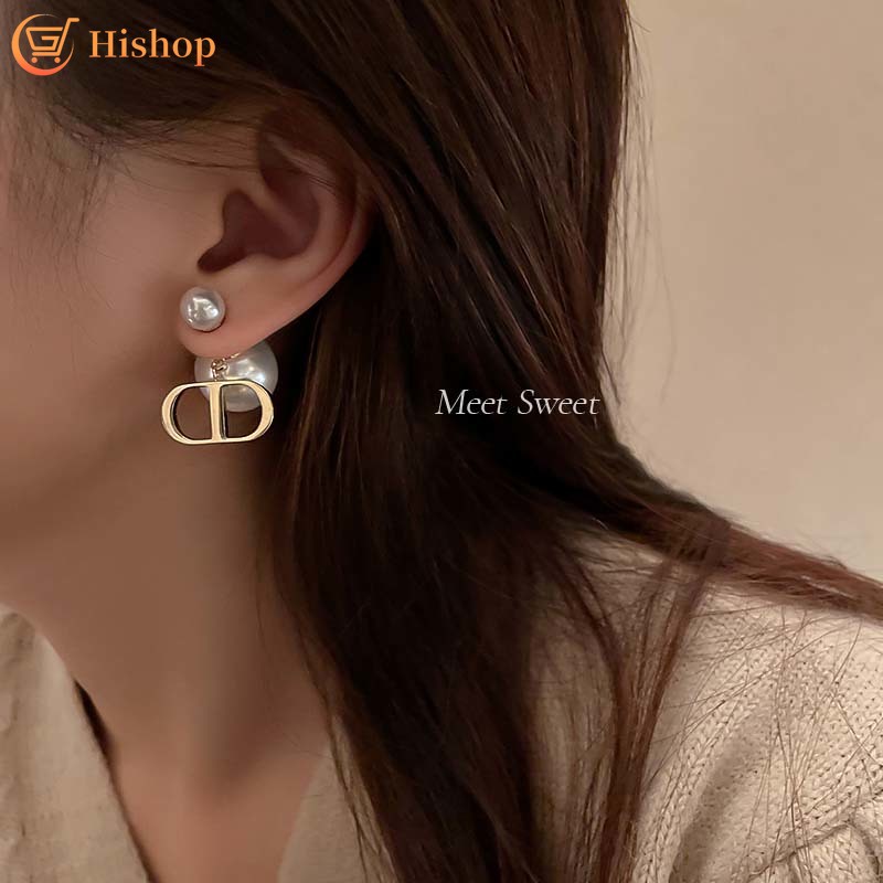 Anting Stud Desain Huruf CD Aksen Mutiara Warna Emas Untuk Wanita