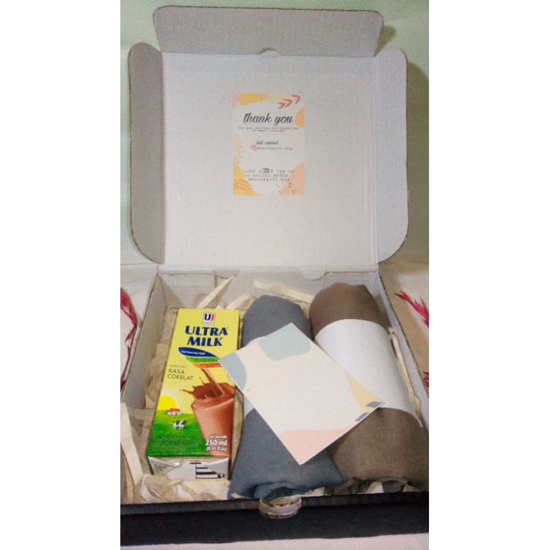 

GIFTBOX MURAH, CUSTOM KADO, KADO WISUDA, KADOULANGTAHUN