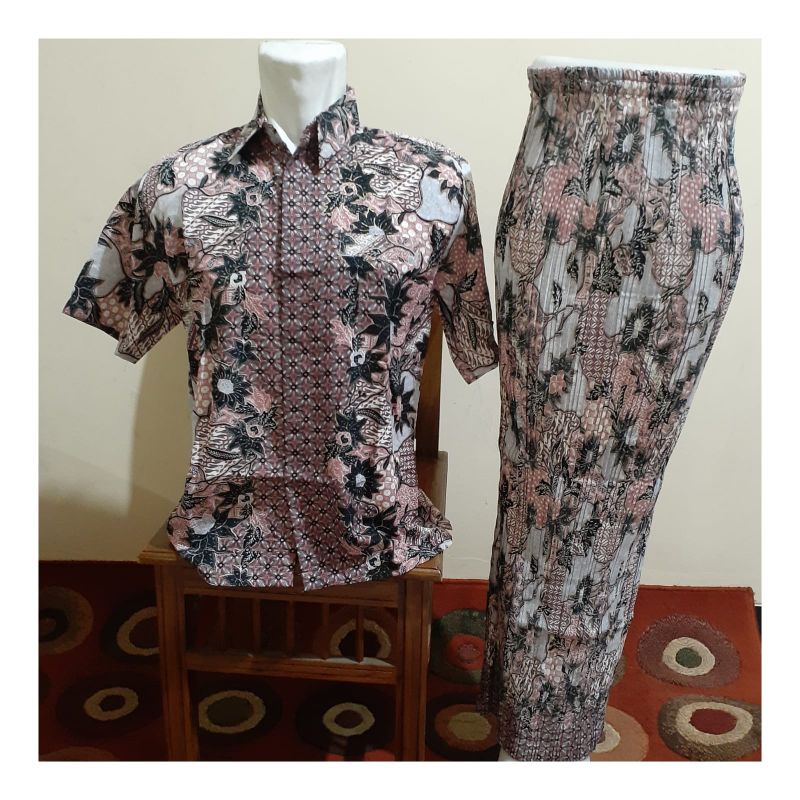 Couple rok prisket dengan kemeja lengan pendek//couple batik keluarga