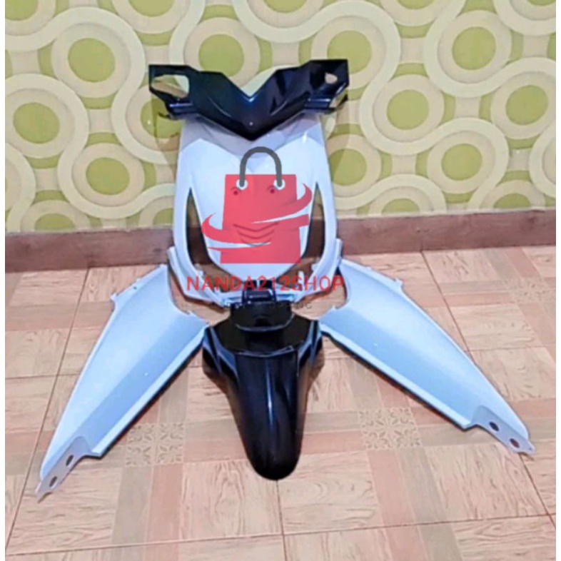 Cover body full halus beat karbu 2010-2012 hitam putih