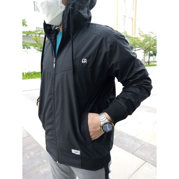 Jaket Casual Pria Parasut Anti Air Topi Viver concept