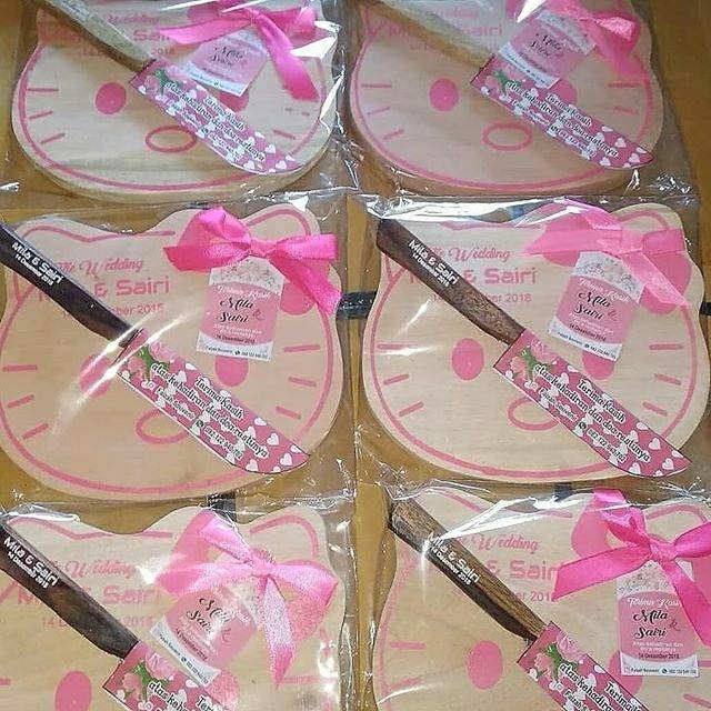 Souvenir Pernikahan Talenan Animasi set pisau