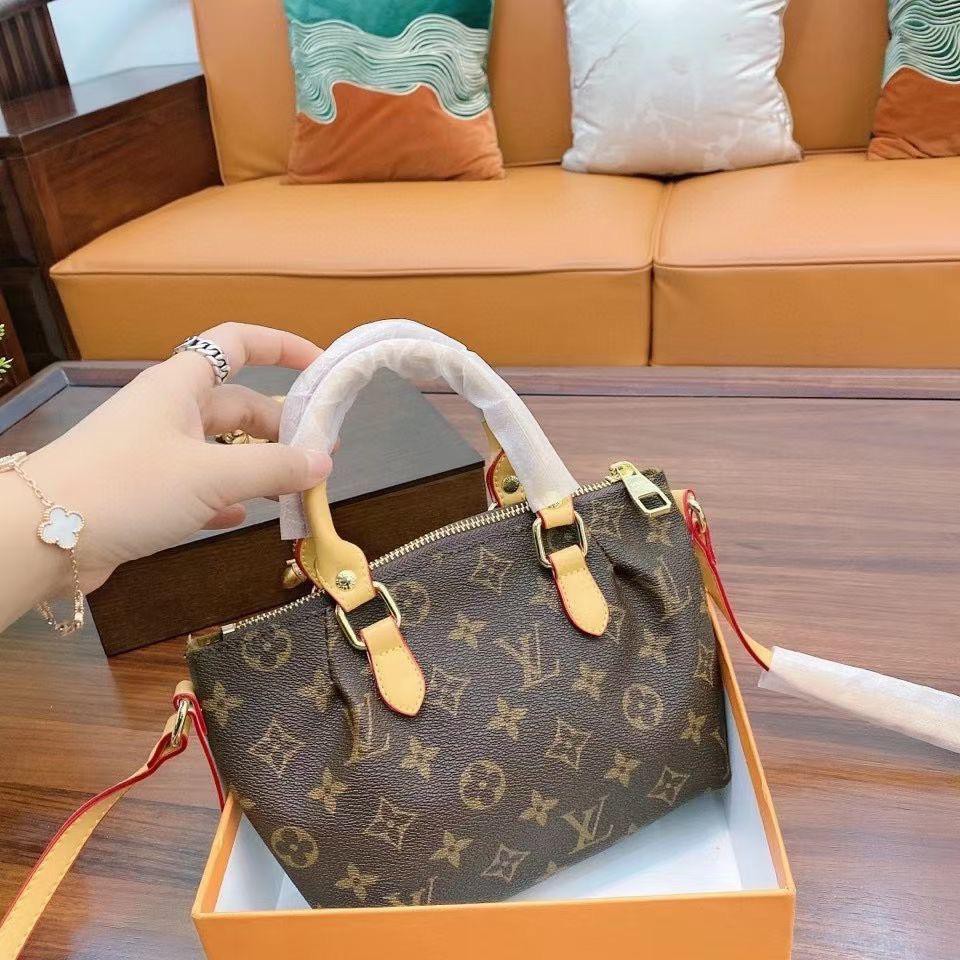 L Vuitton Turenne 11945 (free box+DustBag+No Seri)