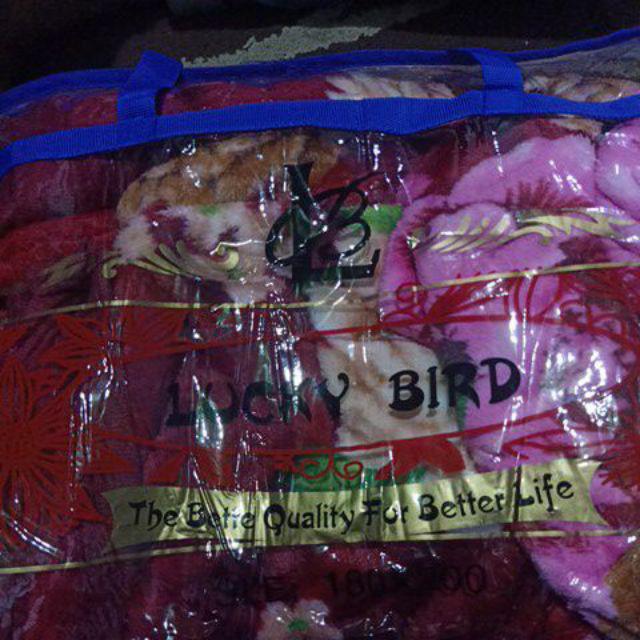 Selimut Bulu Dewasa Tebal