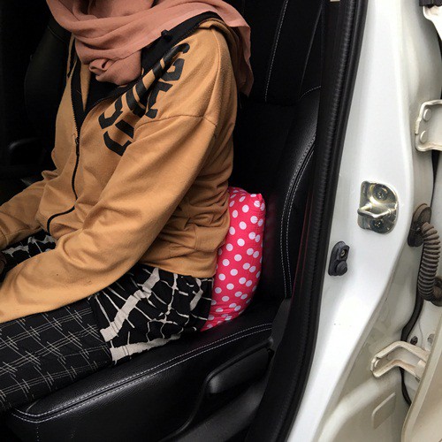 Bantal Sandaran Punggung Jok Mobil Pita Motif Polkadot