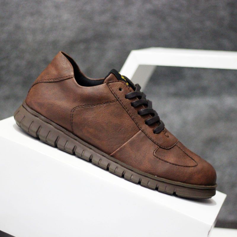 WOLF x CARTER BLACK Sepatu Kasual Sneakers Kulit Asli Model Brogue ch1 Sol Microtech Rubber