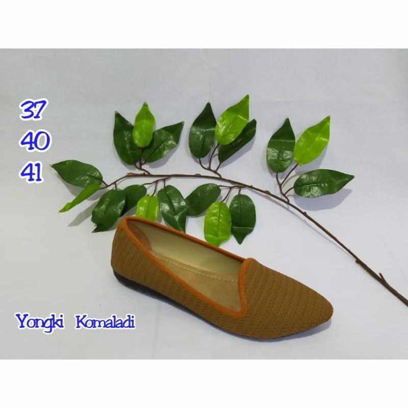 FLAT SHOES YONGKI KOMALADI