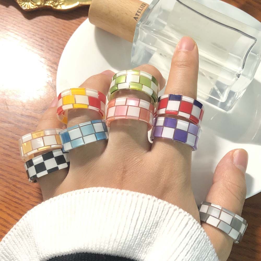 Cincin Model Terbuka Bahan Resin Akrilik Motif Kotak-Kotak Warna Permen Gaya Korea Untuk Pria Dan Wanita