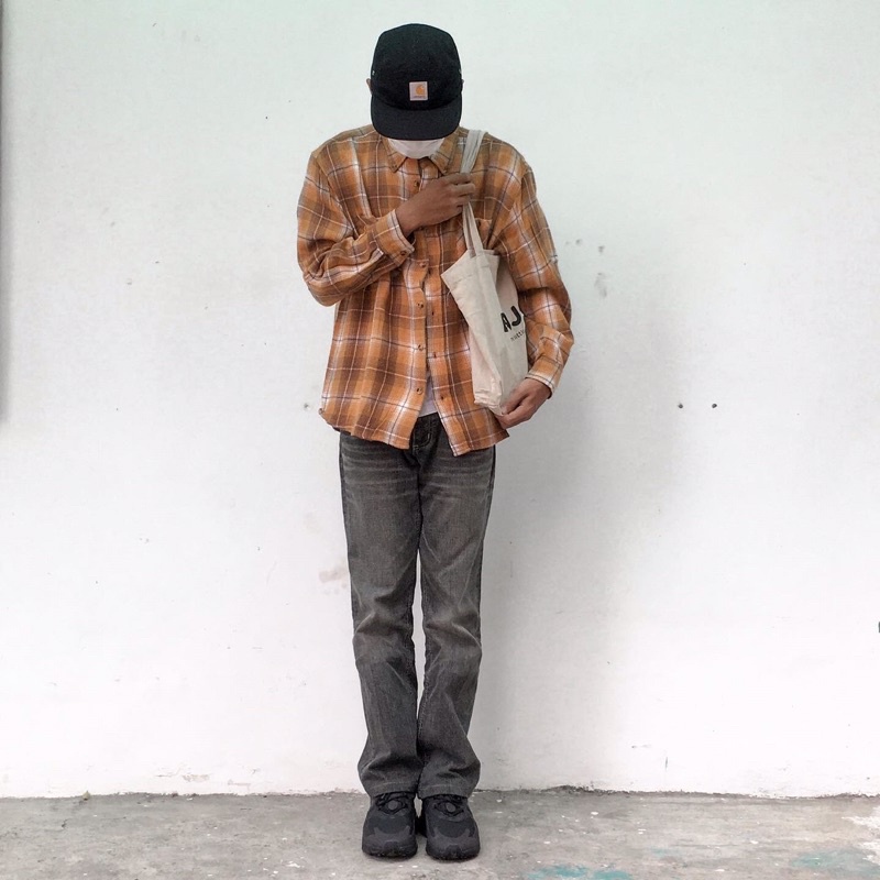 Kemeja Outer Flannel motif veterano dua saku bahan wool