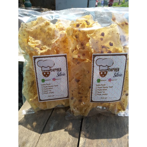 

Peyek Kacang 250gr