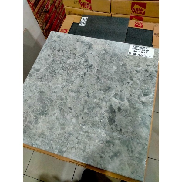 Keramik Lantai Kilap Platinum Dallas Grey 50x50 KW3
