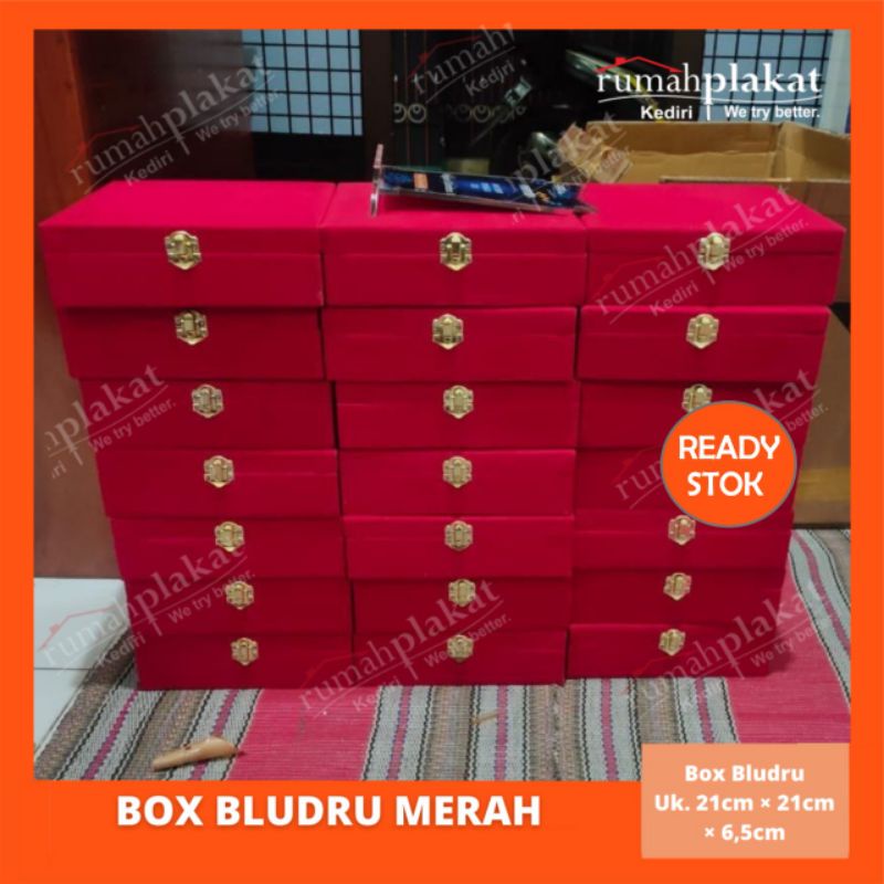 

Box Plakat | Kotak Box Bludru | Box Vandel | Box Plakat Murah