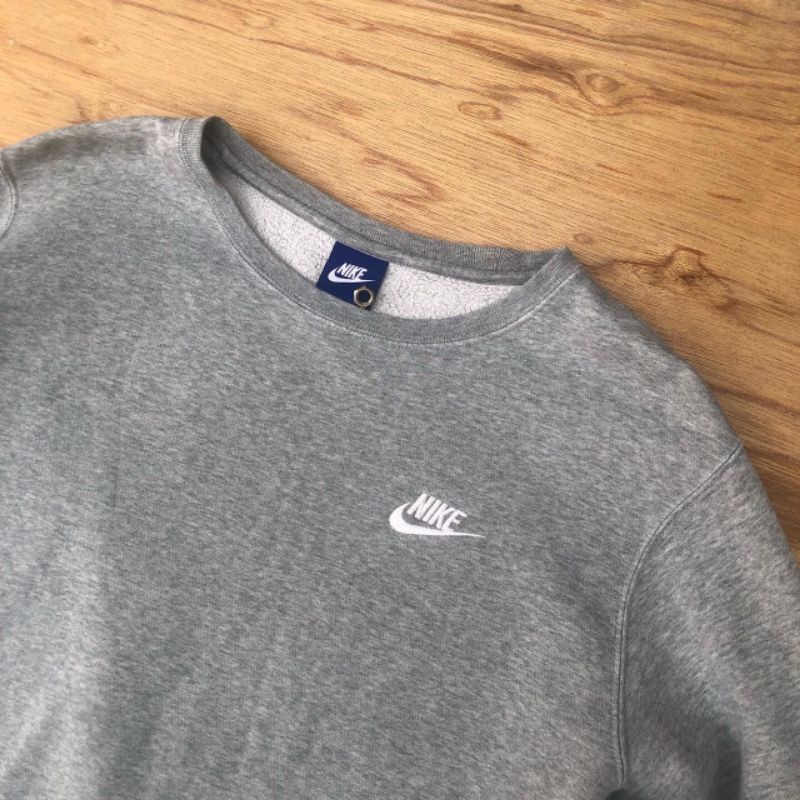 Nike Crewneck Small Swoosh Grey