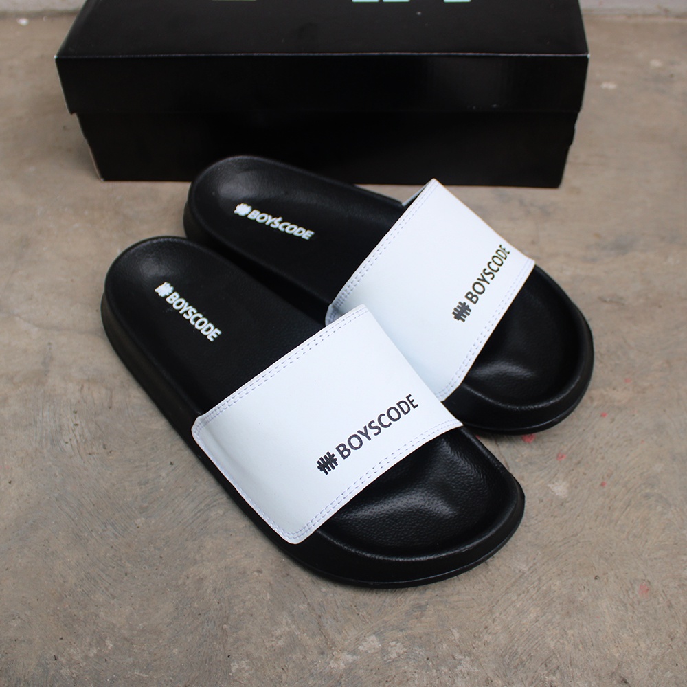 Sandal Slip On Pria Distro Terbaru Boyscode Middle Small Logo Fullblack / Sandal Slop / Sandal Slide