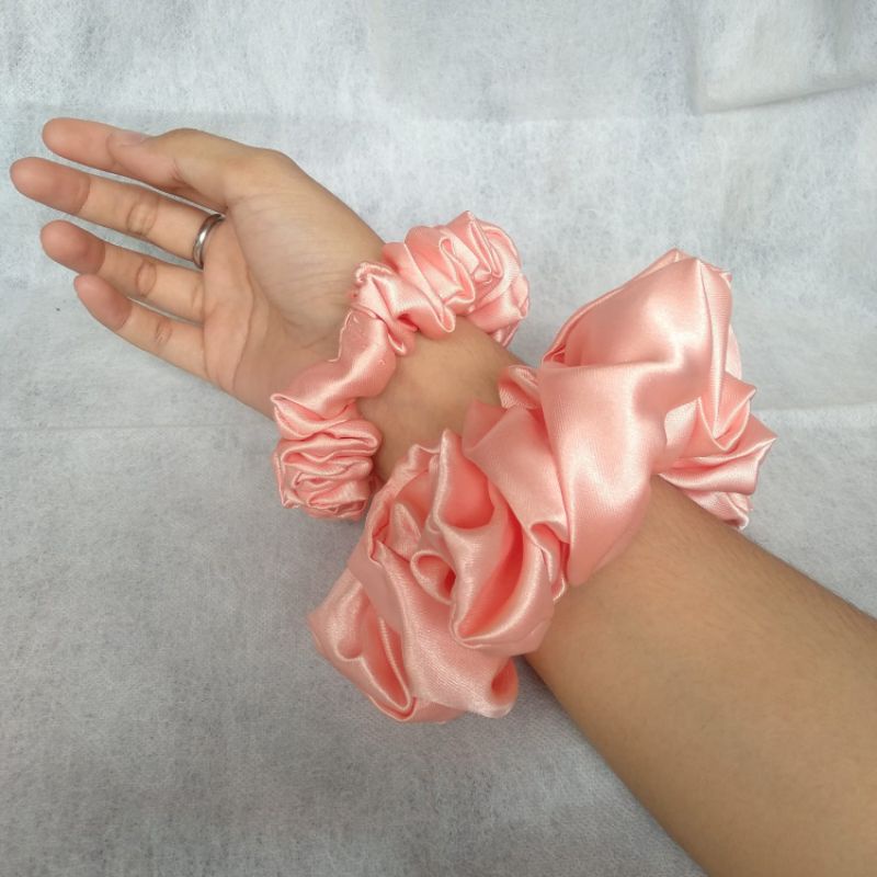 Scrunchies Ikat Rambut Aesthetic