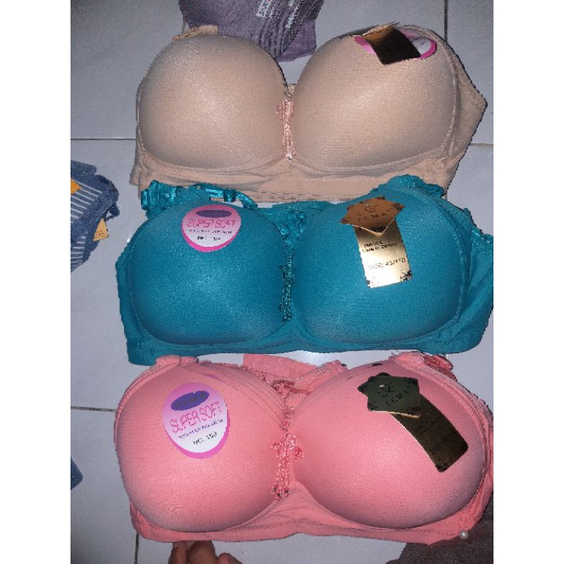Bra fema 338/616 cup jumbo /BH tanpa kawat  Cup D pengait 4 size 42 _52 murah sidoarjo