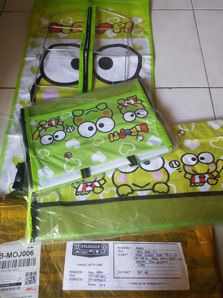 Rak Gantungan Set Sepatu, Tas, Jilbab Hanging Karakter.