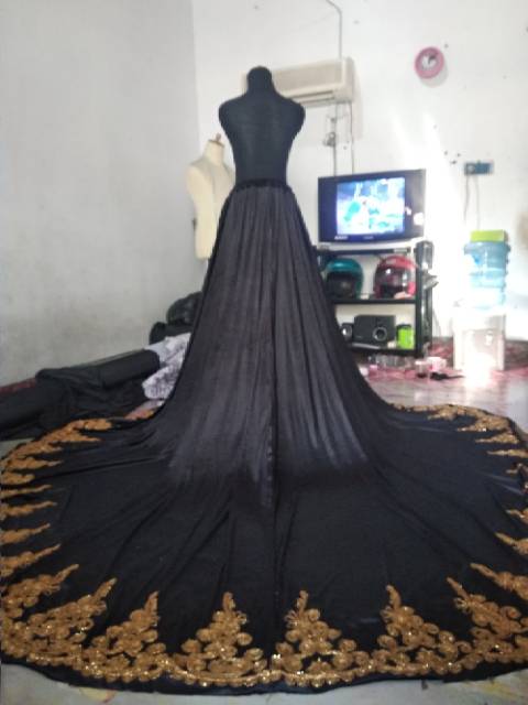 Ekor kebaya pengantin