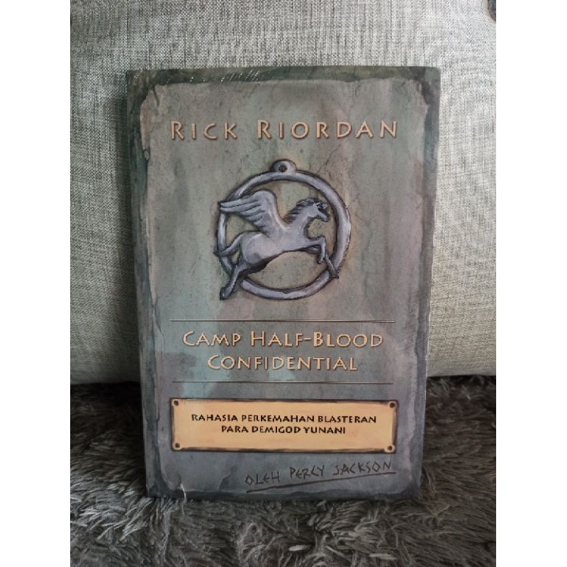 CAMP HALF-BLOOD CONFIDENTIAL - RICK RIORDAN