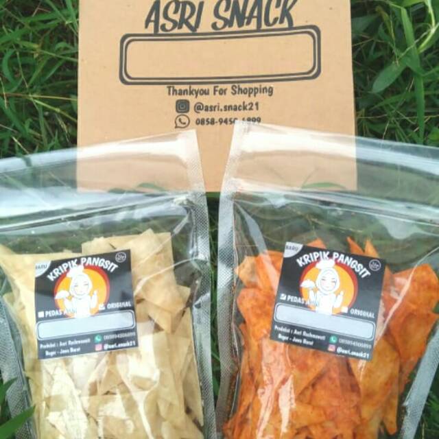 

Kripik pangsit rasa original dan pedas asin Asri Snack