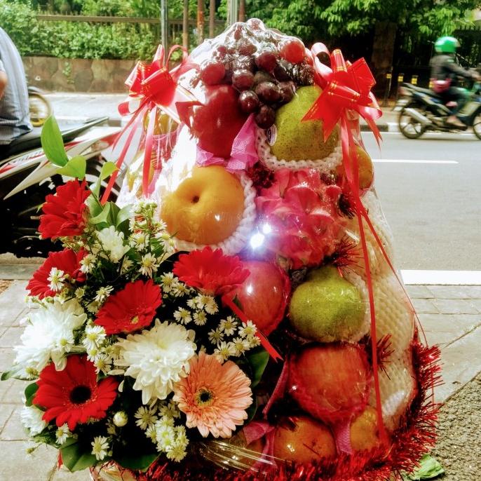 

Parcel Buah Sender Besar Custom Bunga Warna Warni Hecishop