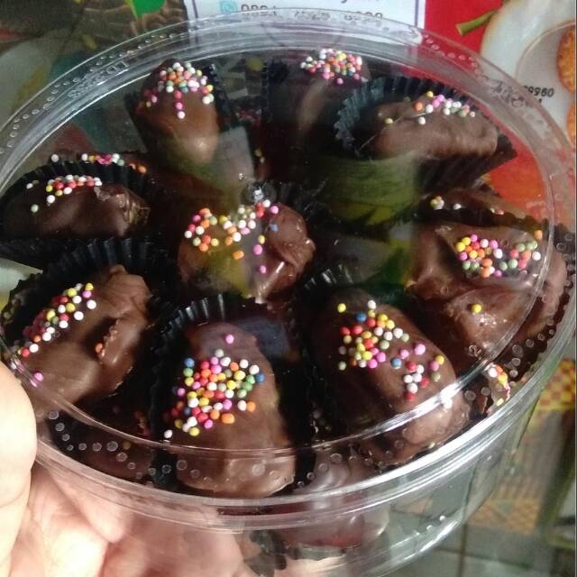 

Kurma coklat isian keju