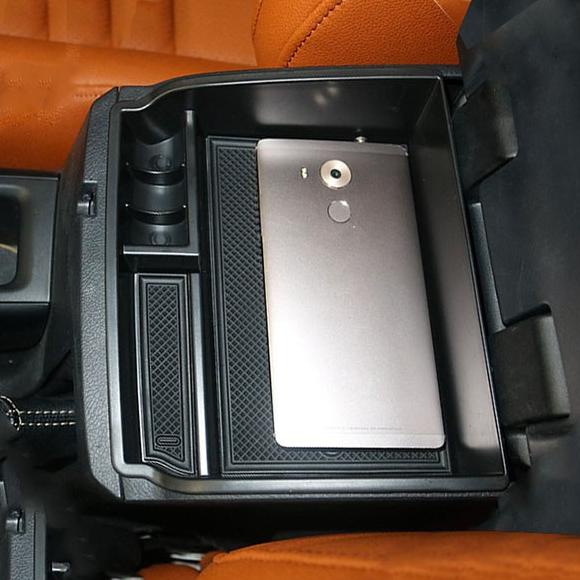 Armrest Storage Box Center Innova Reborn / Venturer 2016 - Up