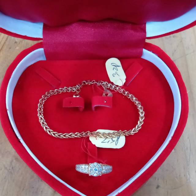 Gelang emas asli kadar 22k(700) model victori dan cincin mas 22k(700) diamond look cakep satu set