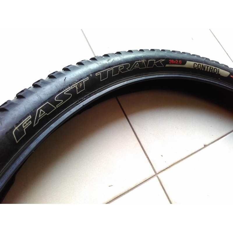 specialized fast trak 26 x 2.0