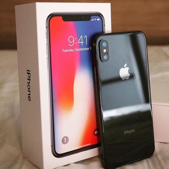 iPhone X 256GB シルバー 元au は自分にプチご褒美を - www