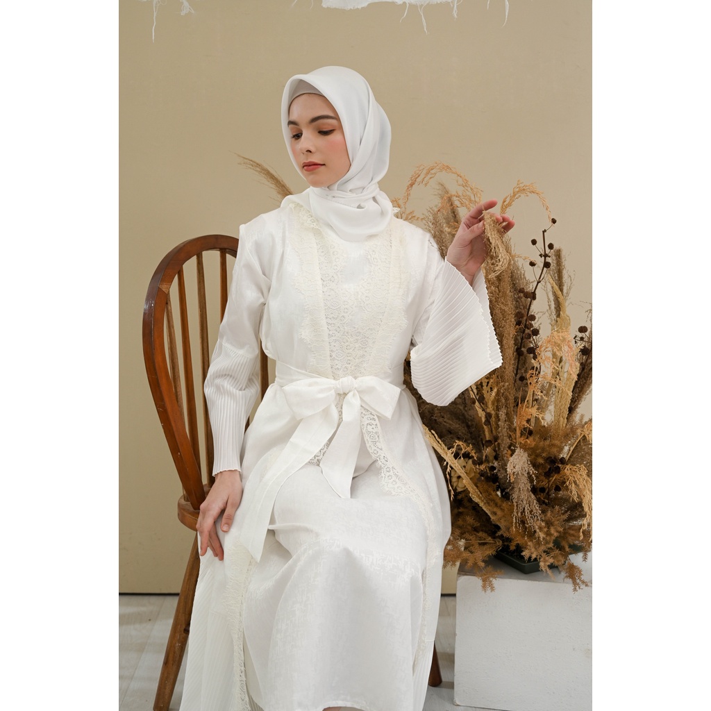 Izzeth Robe &amp; Inner-Hijab Recomen-Flower Endurance Collection - KIMONO ROBE PENGANTIN- Abaya Gamis Satin