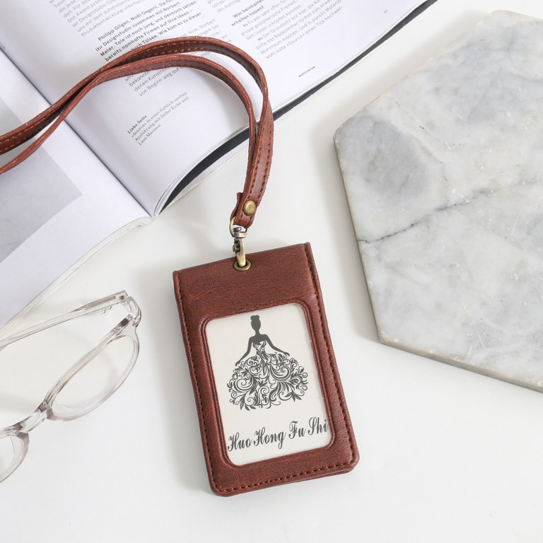 VINGE VILLE - ID CARD HOLDER LIPAT MAGNET /NAMETAG LIPAT