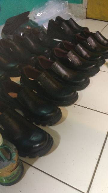 Sepatu Safety TNI POLRI PDH PDL KITCHEN BENGKEL PROYEK INDUSTRI OB BENGKEL KLINIK SERVIS Ujung Besi