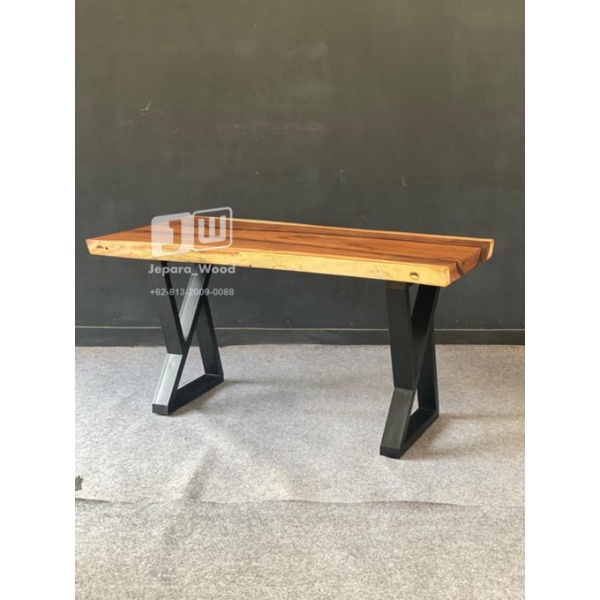 Meja kerja kayu solid trembesi modern