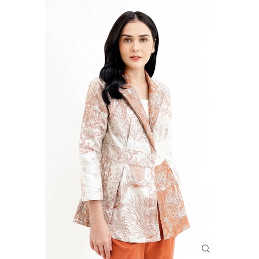 READY size M el mar minorca jacquard outer orange benang jarum by buttonscarves