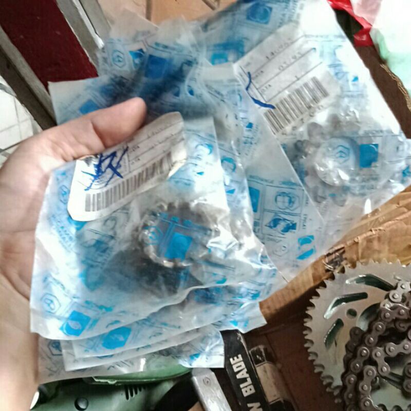 gigi selah engkol vespa mata 12T ori ricambi nos