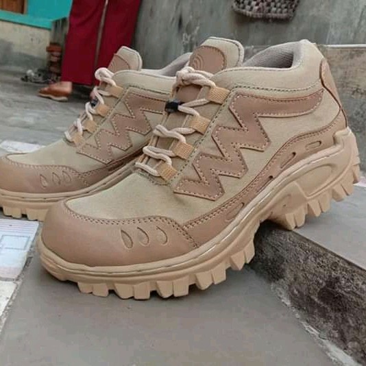 SEPATU SAPETY PRIA CAT UJUNG BESI ORIGINAL SEPATU GUNUNG HIKING TREKING ORIGINAL CREAM