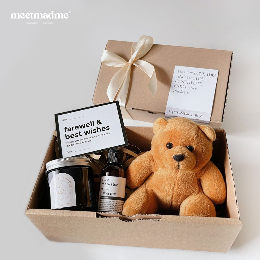 Hampers Gift Box Kado Birthday Valentine Wisuda Wedding Farewell