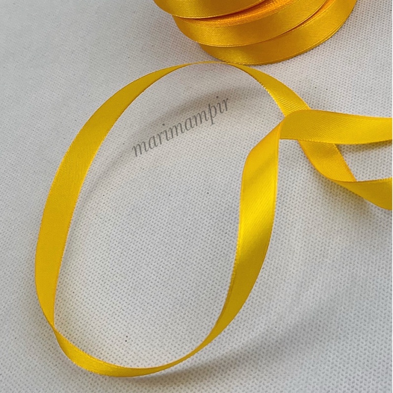

PITA SATIN KAIN 1/2 INCI 12 MM WARNA KUNING TUA #016